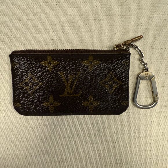 Louis Vuitton Monogram Canvas Key Pouch - Picture 3 of 7